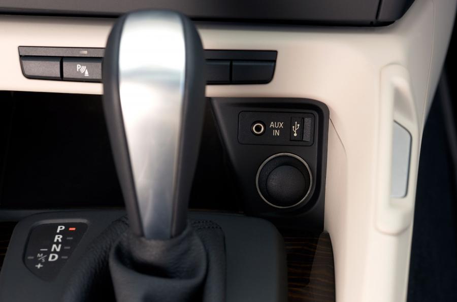  BMW X1 2009 года  (фото 10 из 190)